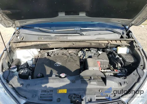 2018 Toyota Highlander Le z USA, uszkodzony, nr VIN 5TDZZRFH2JS260736